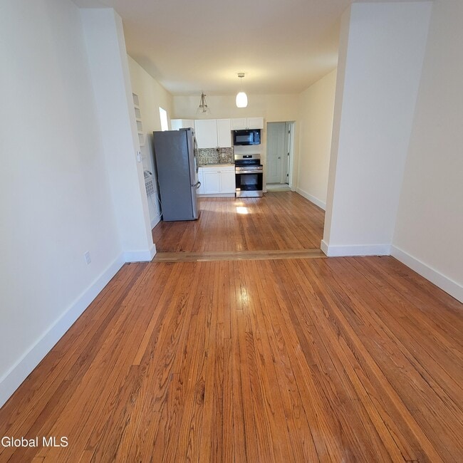 Building Photo - 762 Eastern Ave