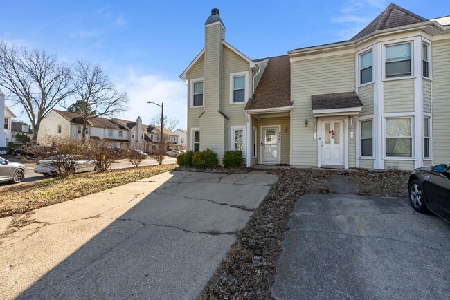 Building Photo - Beautiful Townhouse-Style Home in Virginia Beach!