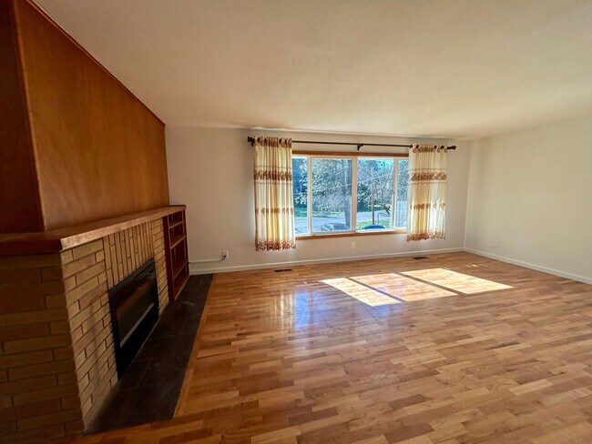 Building Photo - 1XMC3222