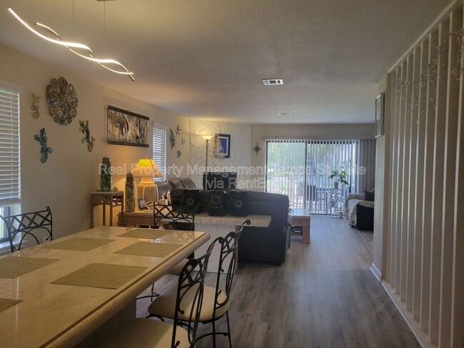 Building Photo - 12310 Capri Cir N