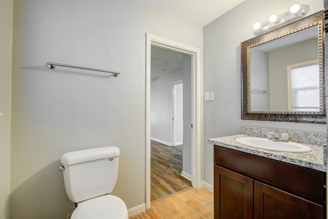 Building Photo - 206 Frawley St