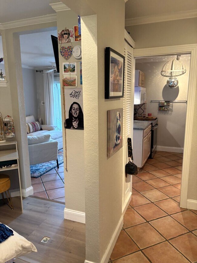 Building Photo - One Bedroom Condo Walking Distance to CU with Fenced Backyard and Flatiron Views!