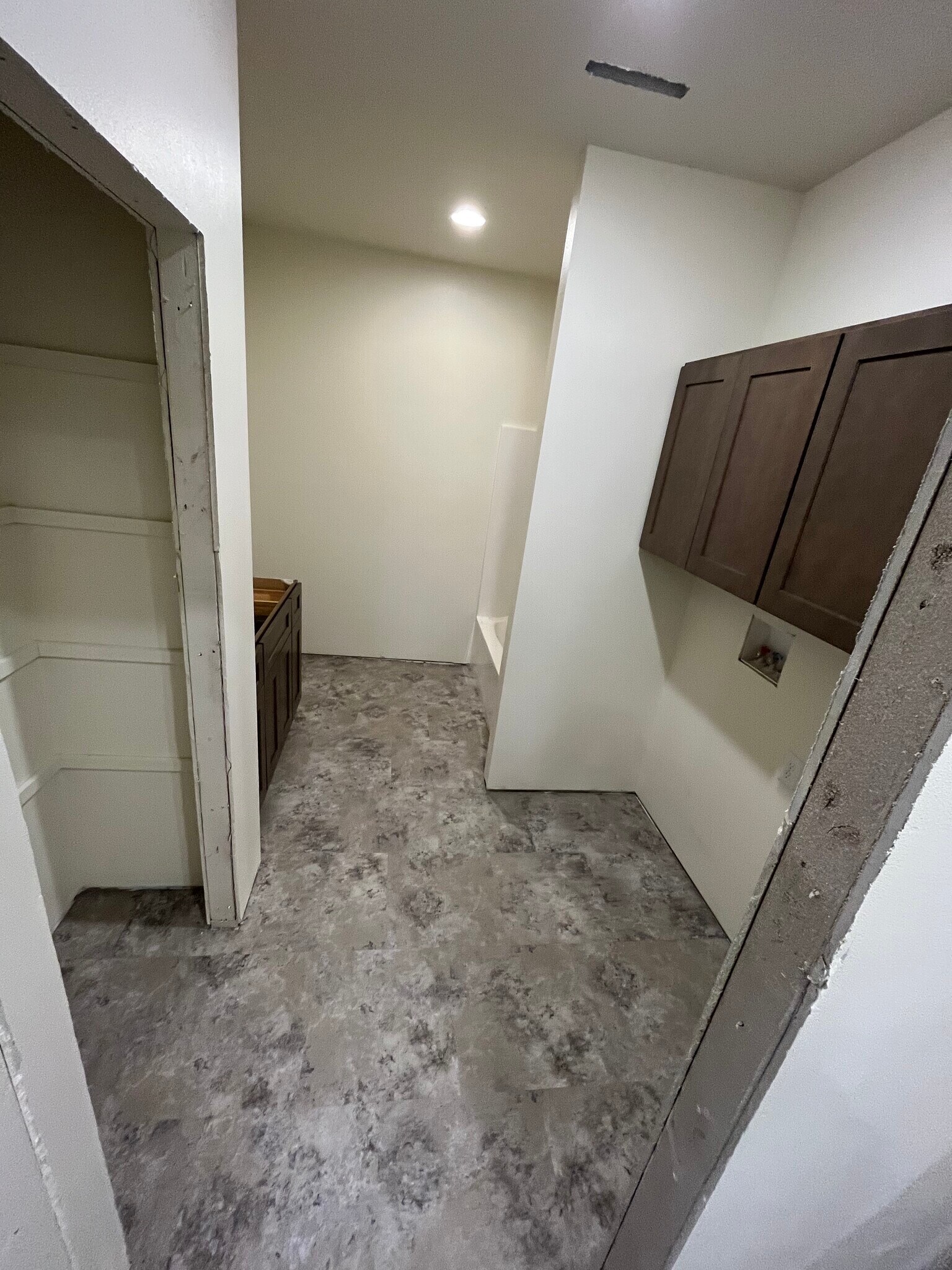 Building Photo - 327 Post Oak Dr