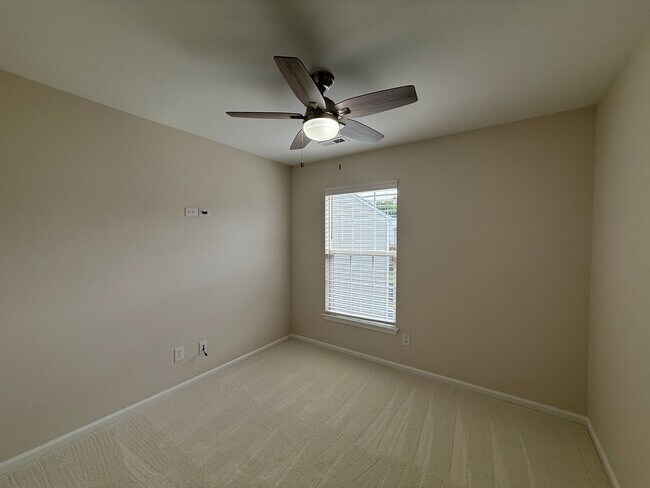 Building Photo - 3404 Laurenhurst Ln