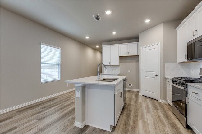Building Photo - 4805 Everly Ct