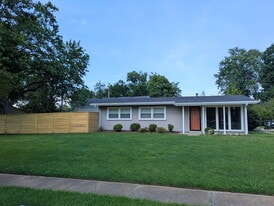 Building Photo - 1701 Brentmoor Ln