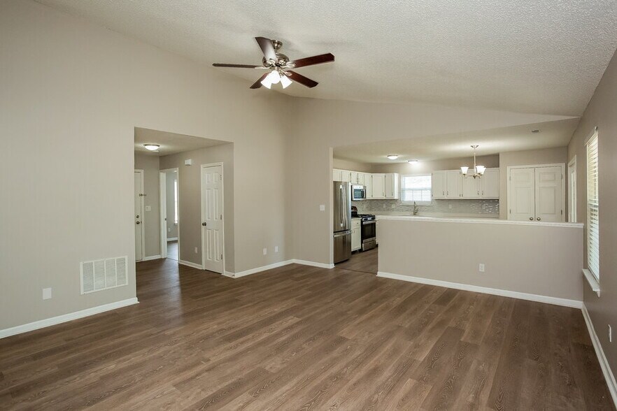 Building Photo - 6404 Amarillo Way