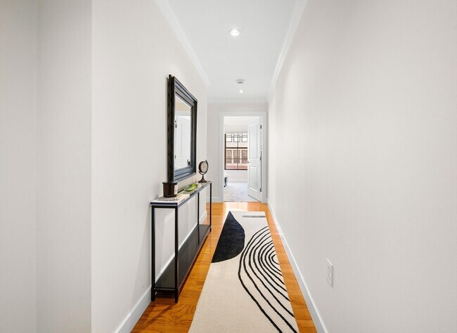 Building Photo - 519 Harrison Ave