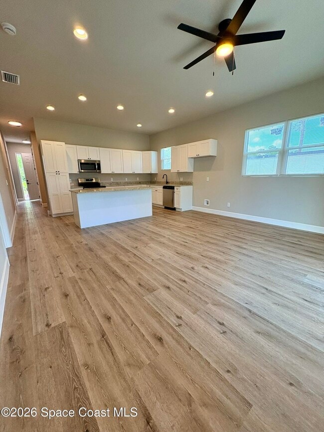 Building Photo - 3267 Slama Ave