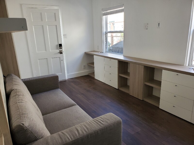 Building Photo - 3004 Kelton Ave