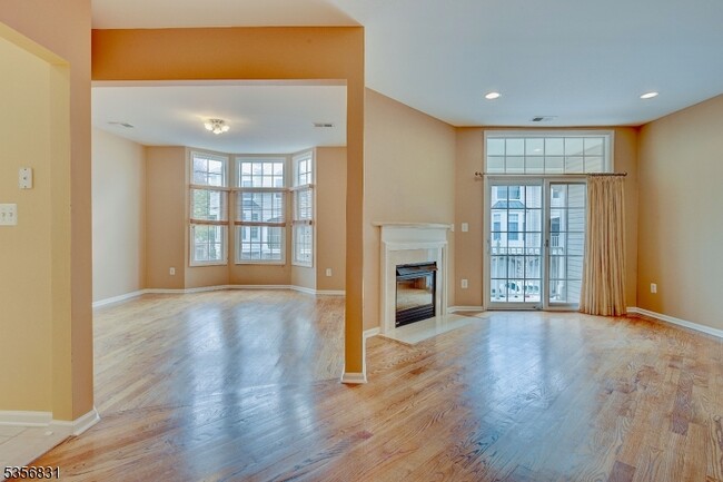 Building Photo - 608 Kensington Ln