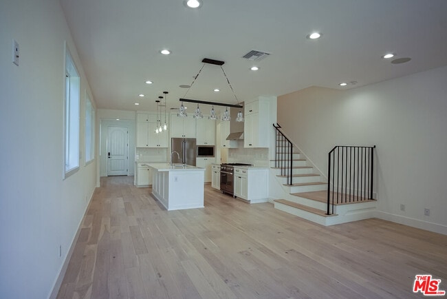 Building Photo - 1651 S Hayworth Ave