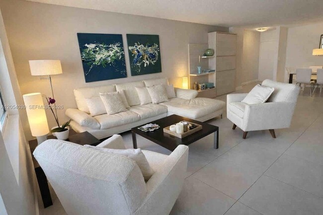 Building Photo - 9225 Collins Ave