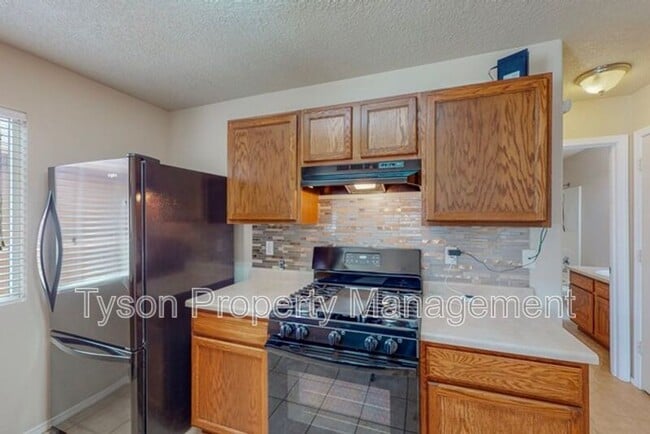 Building Photo - 3739 Clear Creek Rd