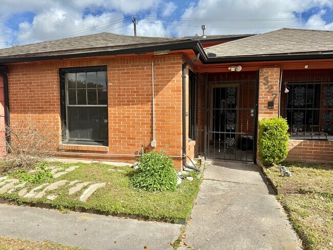 Primary Photo - 3527 Rosedale St