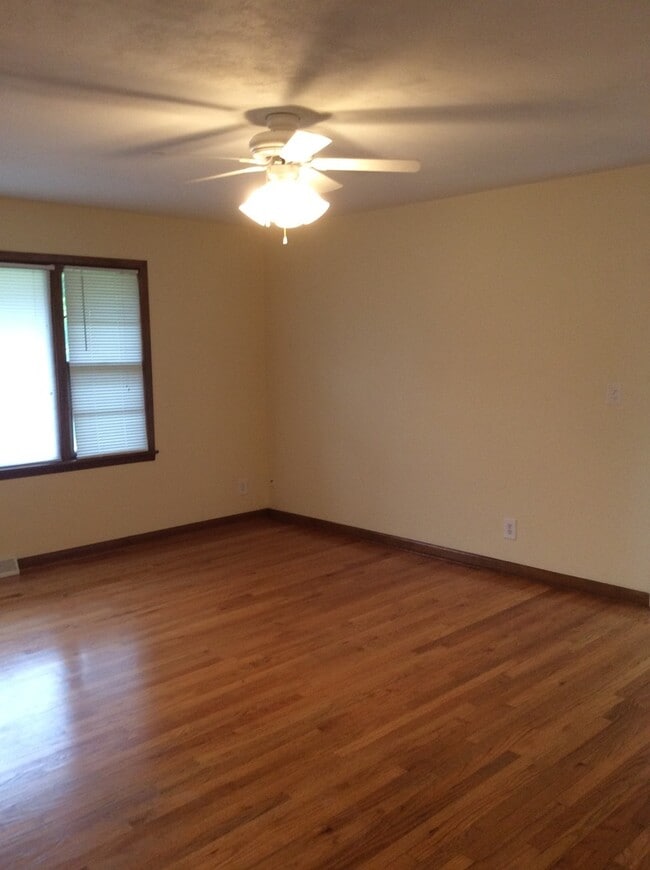 Building Photo - 4803 Flintridge Ct