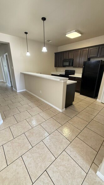 Building Photo - 4304 Ivory Ln