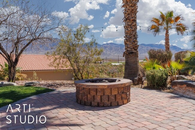 Building Photo - Beautiful 4 Bedroom, 3.5 Bath Home in Scenic