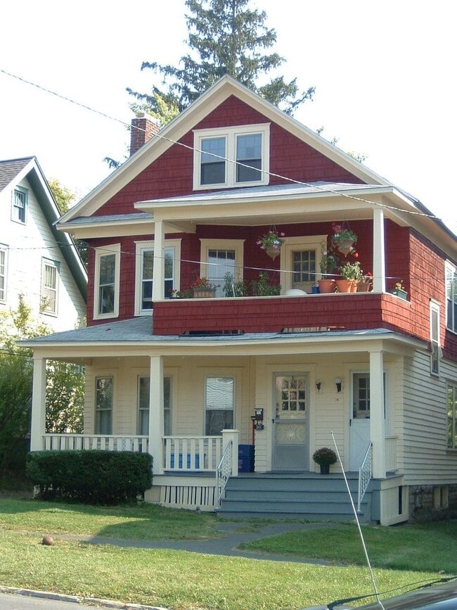 Building Photo - 341-43 Roosevelt Ave