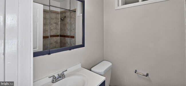 Building Photo - 1255 Meigs Pl NE