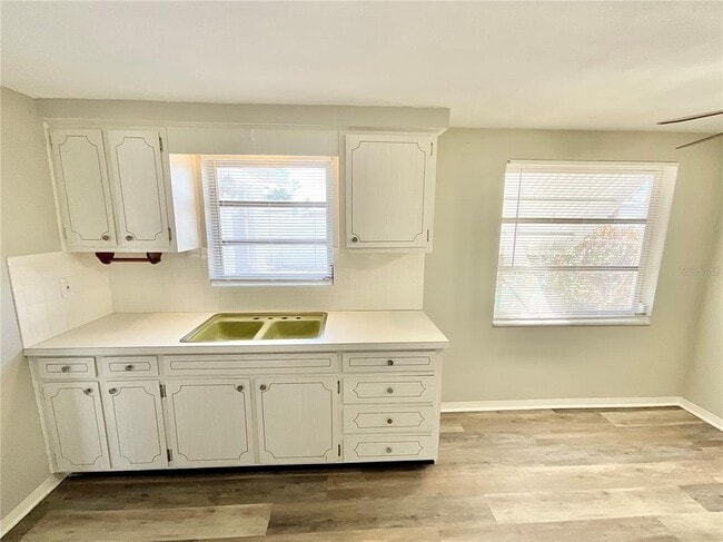 Building Photo - 1541 Alert St