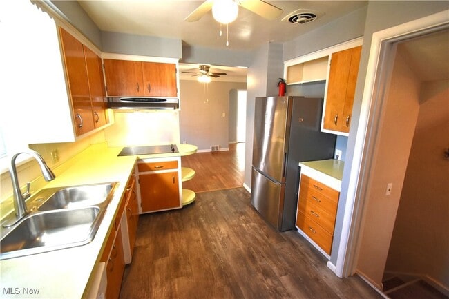 Building Photo - 2761 Forestview Ave