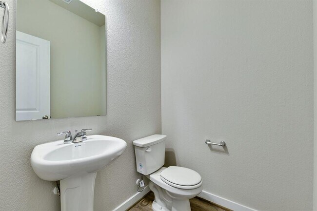 Building Photo - 603B Pearly Eye Dr