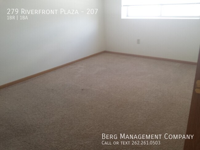Building Photo - 279 Riverfront St