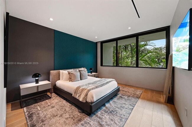 Building Photo - 77 SW 18th Terrace