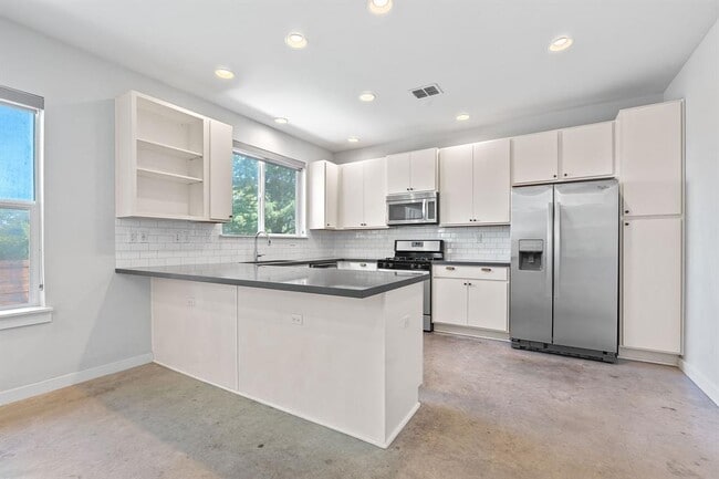 Building Photo - 301 W Stassney Ln