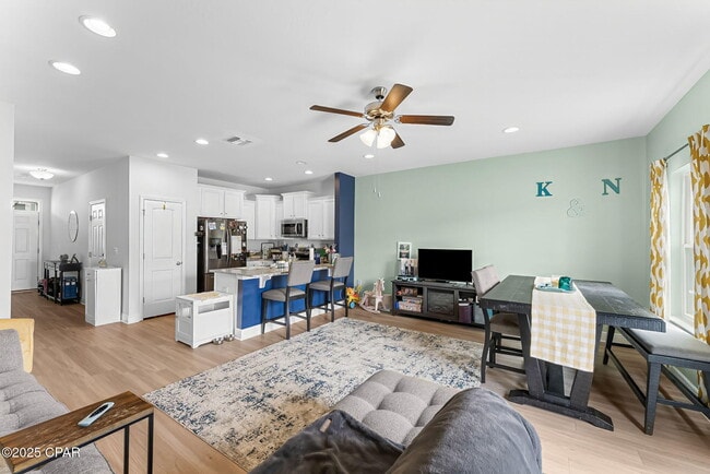 Building Photo - 7470 Shadow Lake Dr