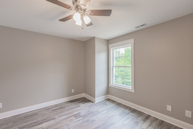 Building Photo - 3316 Chattanooga Rd