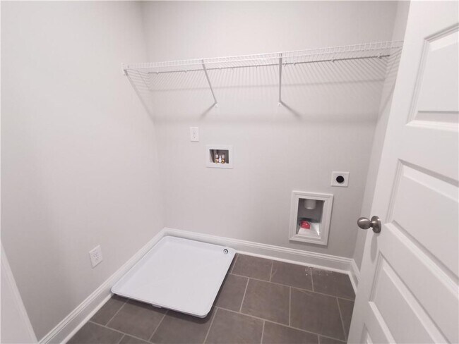 Building Photo - 3855 Brookburn Pk