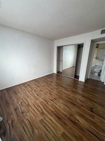 Building Photo - 616 Shoreham Ct