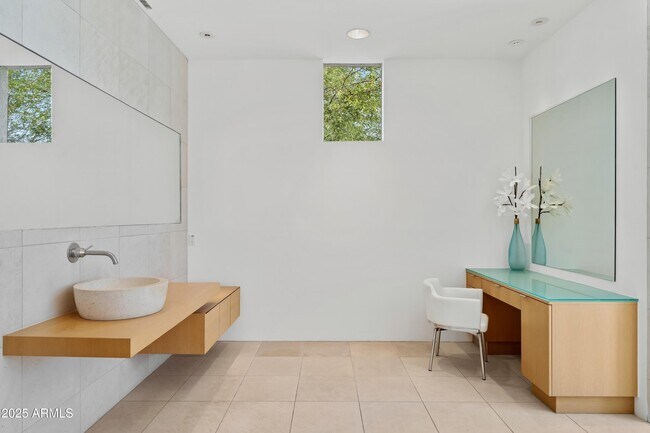 Building Photo - 9191 E Happy Hollow Dr