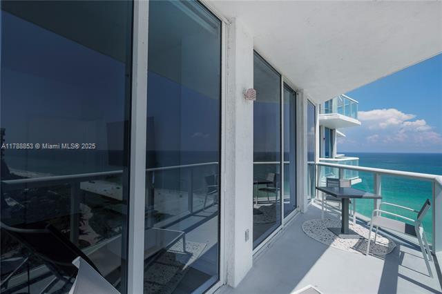 Building Photo - 6515 Collins Ave