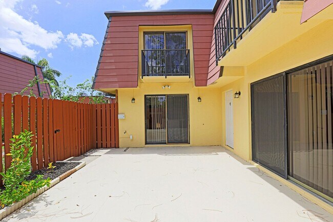 Building Photo - 1556 Park Meadows Dr