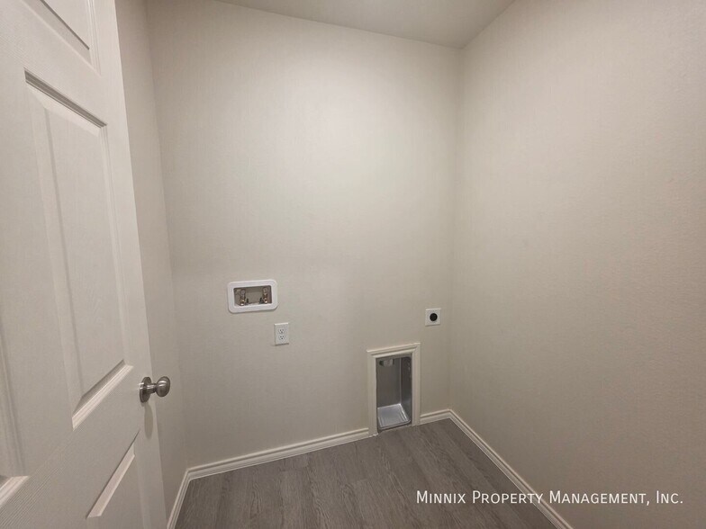 Building Photo - 1324 Hogback Wy