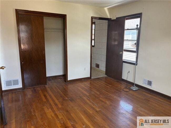 Building Photo - 575 Allgair Ave