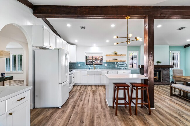Building Photo - 79990 Camelback Dr