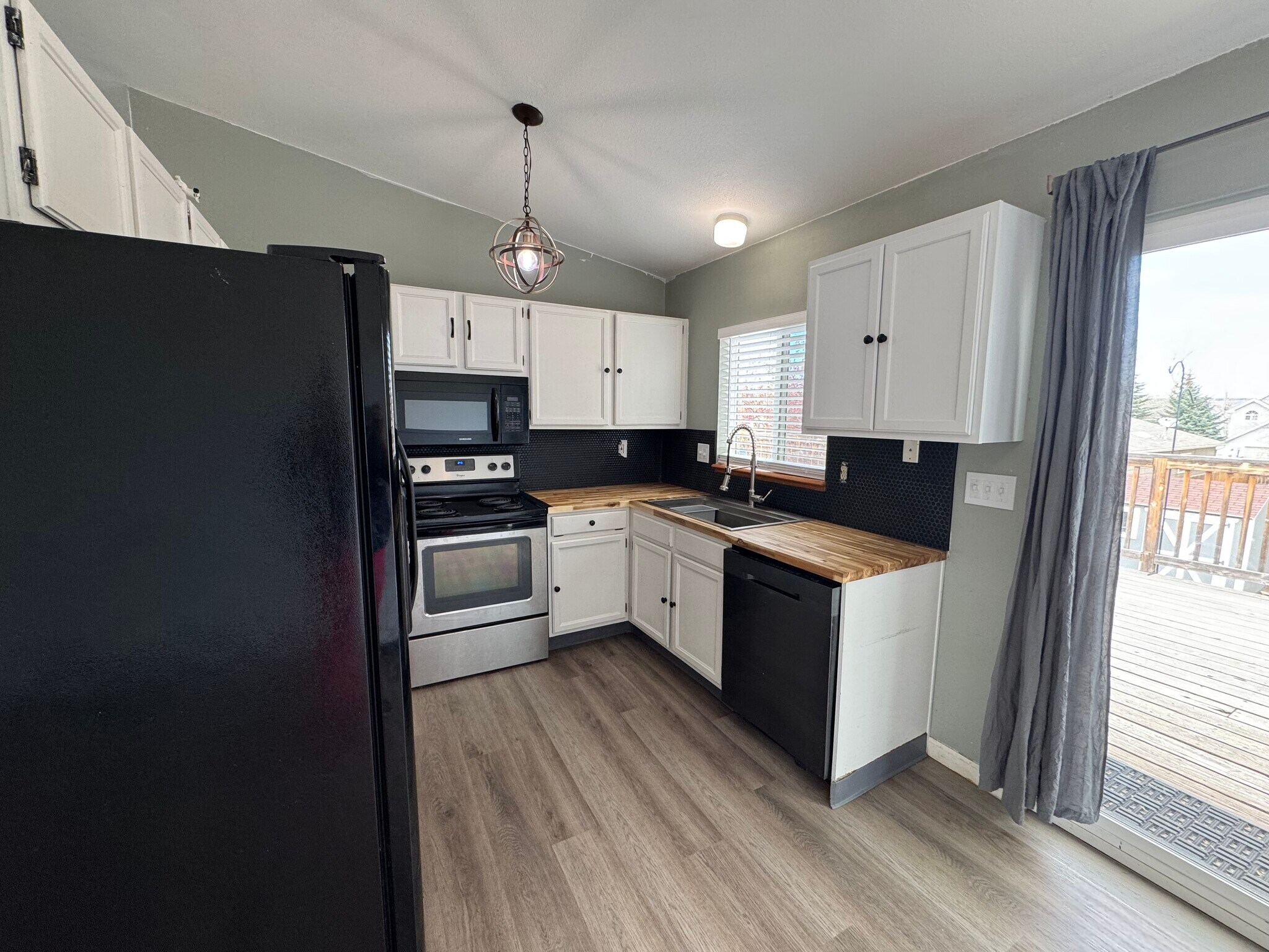 Building Photo - 7624 Montarbor Dr