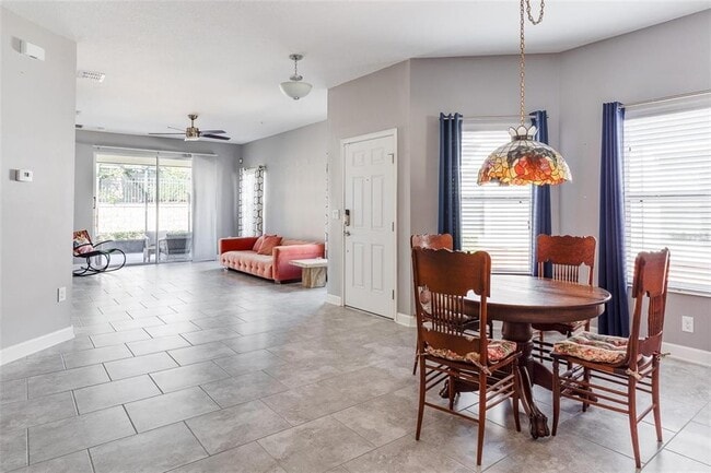 Building Photo - 3825 Quaint Ln