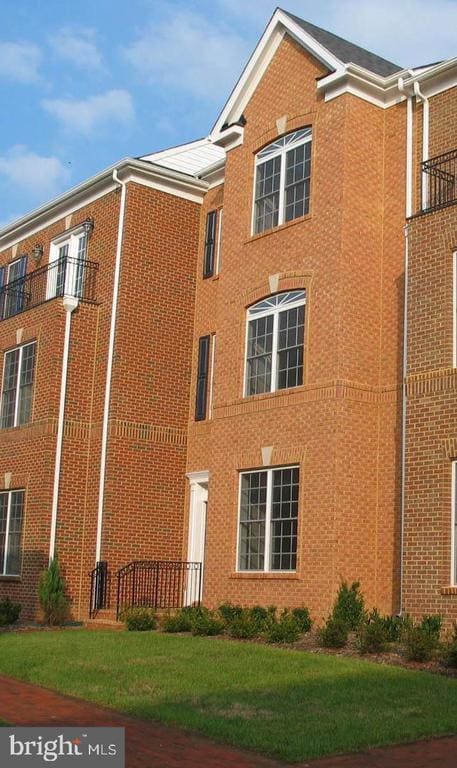 Building Photo - 705 Vestal St