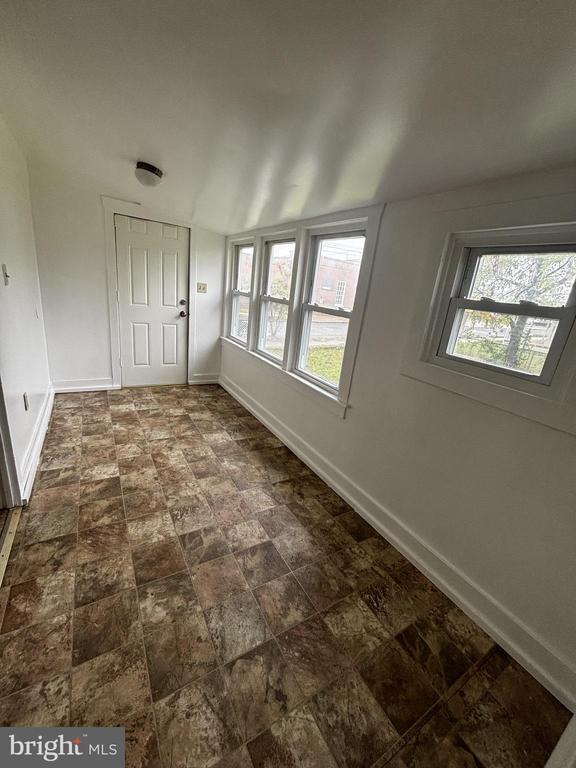 Building Photo - 4 E Vine St