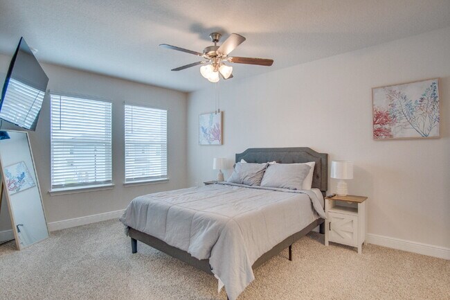 Building Photo - Gulf Breeze 3BR/2.5BA New Construction Townhome - Special: ½ Off Deposit for Active-Duty Military!