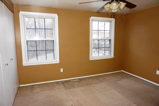 Building Photo - 8564 Gradien Dr