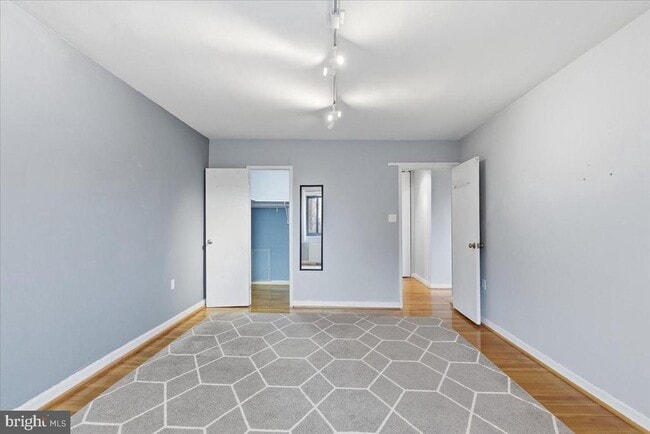 Building Photo - 1300 S Arlington Ridge Rd