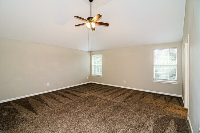 Building Photo - 120 Emporia Loop