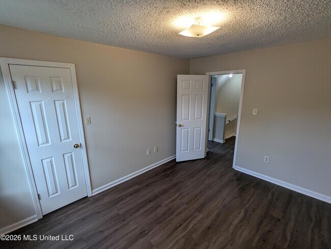 Building Photo - 8061 Martha Ann Ln