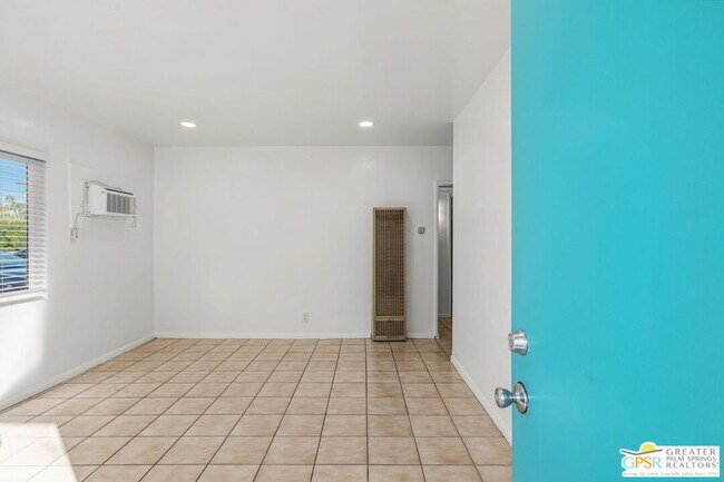 Building Photo - 1674 Vía Salida